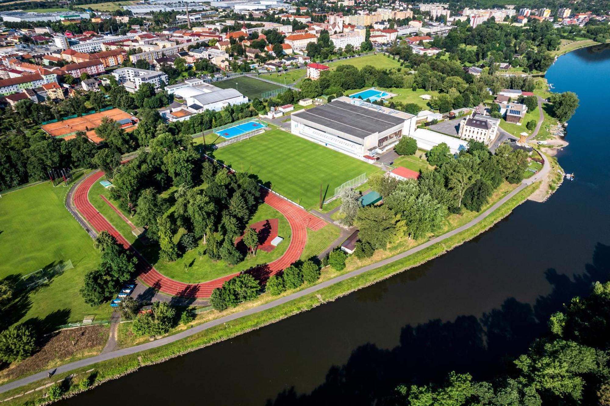 Hotel Active Stadium Lovosice Buitenkant foto